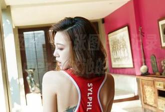 Feilin嗲囡囡 – 一张图片，记录夏笑笑Summer在泳池的点点滴滴