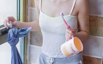GIRLT果团网 – 莫雅淇泳衣私拍：原图不剪辑，真的是太盛大了像是去海滩捡贝壳！