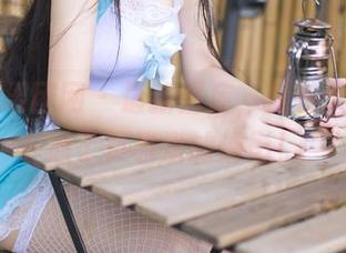 GIRLT果团网 – 最新图库，我在天台上偶遇了莫雅淇的倩影！