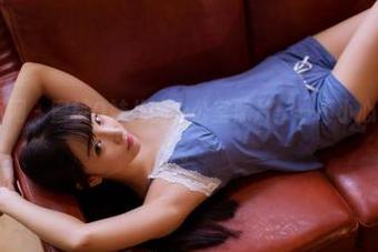 GIRLT果团网 – 蜜桃Q妹儿的办公室照片:一不小心,要上瘾了。