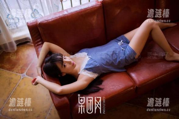 GIRLT果团网-蜜桃Q妹儿 GIRLT果团网 - 蜜桃Q妹儿的办公室照片:一不小心,要上瘾了。