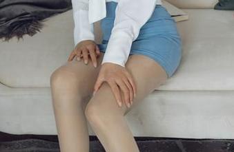 HuaYang花漾 – 海边写真？不如说是筱慧的高清独角戏，海鸥都忍不住侧目。