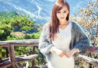 IMiss爱蜜社 – 水手服+心妍小公主=网盘里的绝妙组合，点开就要自带滤镜