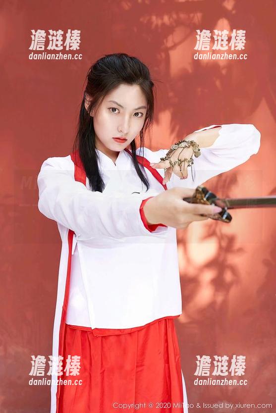 MiiTao蜜桃社-雪梨sherry MiiTao蜜桃社 - 雪梨sherry的白衬衫——我到底是在“看”还是在“品味”呢?