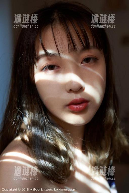 MiiTao蜜桃社-韩贝贝 MiiTao蜜桃社 - 夏日狂欢:韩贝贝的福利图包,一片热情洋溢的迷惑。