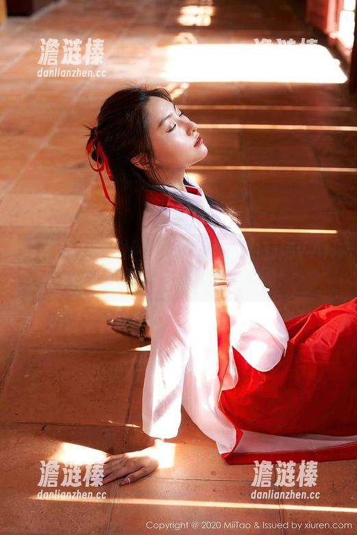 MiiTao蜜桃社 - 无懈可击的韵莉娜VANILLA灰丝，下载全套你必需！
