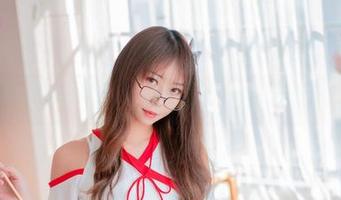 OL网网制服在Money冷冷的图集中，谁还在工作？