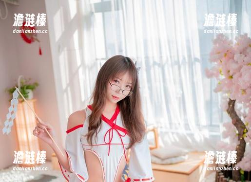 Money冷冷 OL网网制服在Money冷冷的图集中,谁还在工作?