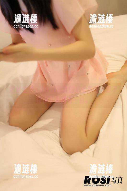 ROSI 黑丝全套,ROSI这次的组合真让人忍不住停下来细看一番。