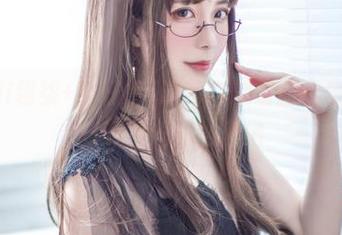 Sakiiii翎柒+牛仔裤=潦草中藏着的优雅,照片巧妙挑逗你的思绪