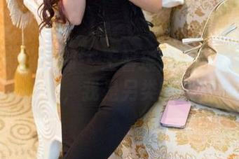 TuiGirl推女郎 – 王馨瑶修女合集：穿上白袍，我是另类的天使