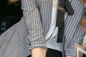 UGirls尤果网 – 谁能拒绝周妍希的甜心套图更新？我的心…被盗走了！