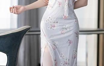 Xiuren秀人网 – Manuela玛鲁娜的高开旗袍:图包中的优雅与挑逗精选
