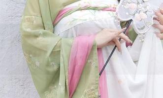 Xiuren秀人网 – 谁说蓝色只能是一种情绪?看UU酱的比基尼原图精选。