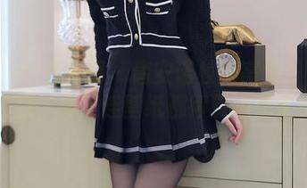 Xiuren秀人网 – 唐安诺校服高清：这身校服，果然连壁纸都得靠边站了！