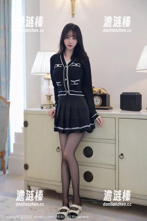 Xiuren秀人网-唐安诺 Xiuren秀人网 - 唐安诺校服高清:这身校服,果然连壁纸都得靠边站了!