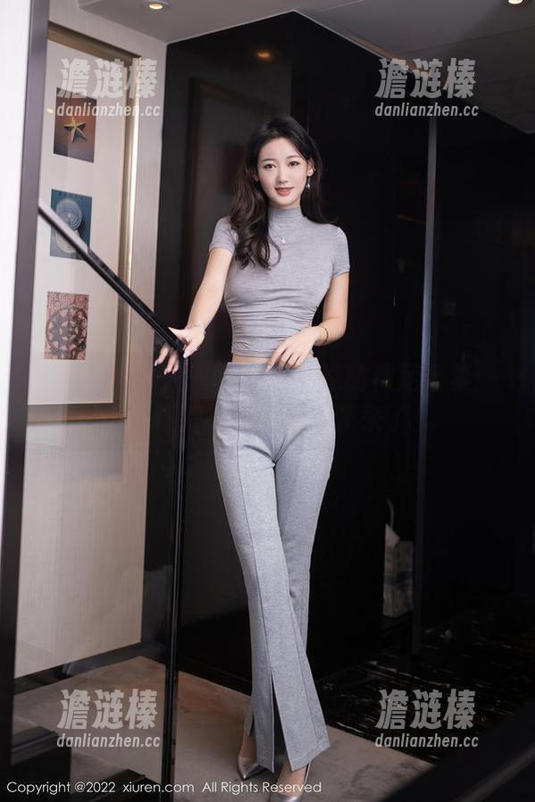 Xiuren秀人网-奶油妹妹 Xiuren秀人网 - 奶油妹妹的裸足合集:谁说模特不能耍贱?我来了!