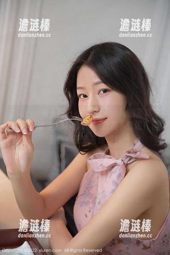 Xiuren秀人网 - 小薯条nienie的写真集：天使似的人叫人心醉，赶紧下载吧！但要小心受宠若惊哦！
