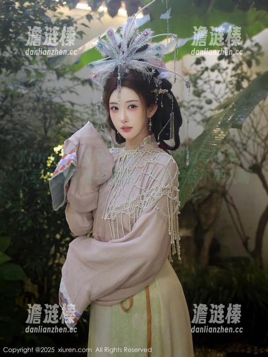Xiuren秀人网 - 尤Una娜姐姐写真集：下载太晚可能会后悔，毕竟好货不等人啊！