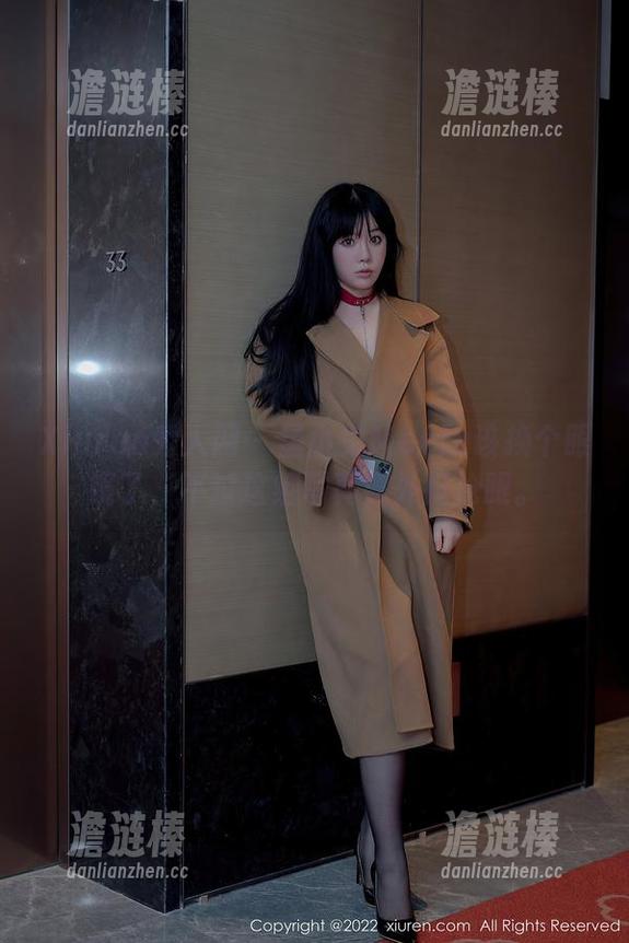 Xiuren秀人网-星小兔Meetu Xiuren秀人网 - 星小兔Meetu该换个眼镜了,不过这组写真意外挺抢眼。