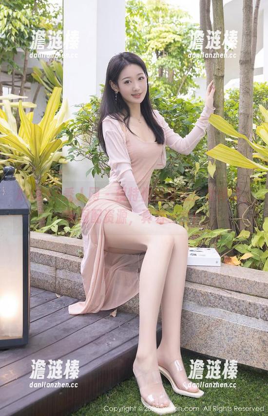 Xiuren秀人网 - 模特悦悦再造少女神话，美图配资源，真有一套！