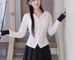 Xiuren秀人网 – 汐汐baby的死库水写真,哎呦,这水里好像有什么怪怪的涟漪呢?