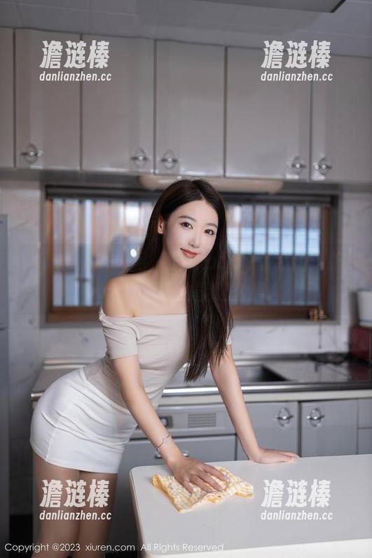 Xiuren秀人网 - 沐沐baby的私拍：护士职业装也能这么撩
