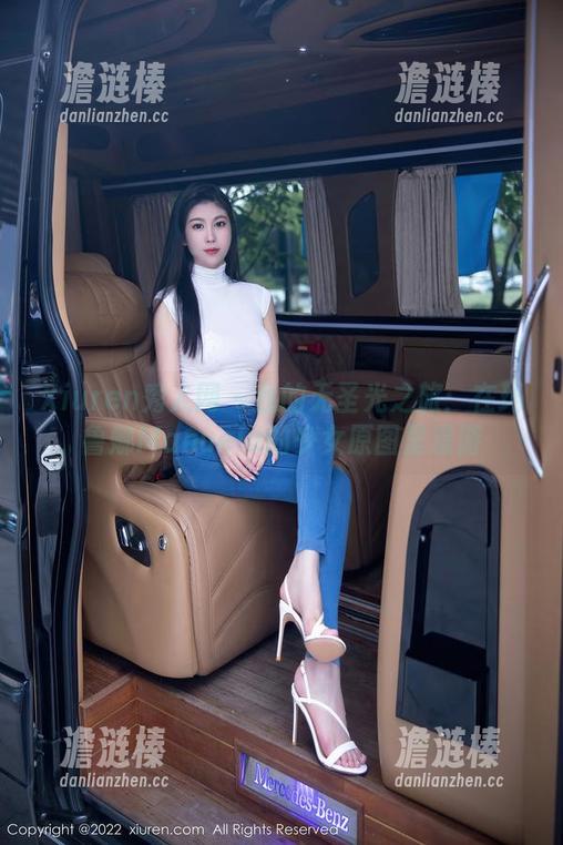 Xiuren秀人网-玛鲁娜Manuela Xiuren秀人网 - 我的无圣光之旅:在玛鲁娜Manuela的少女原图里漫游