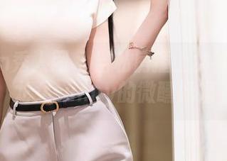 Xiuren秀人网 – 当私房撞上女神—盼盼龙女sunny的微醺妩媚