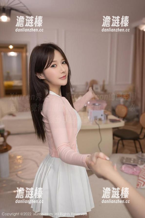 Xiuren秀人网 - 看了筱慧icon的镂空图包，我觉得周围的衣服都无趣了。。。必须分享给大家！