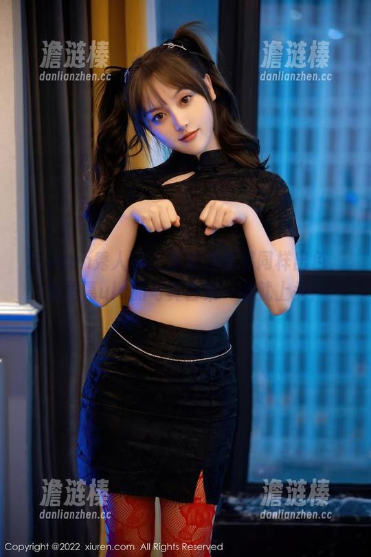 Xiuren秀人网-绮里嘉ula Xiuren秀人网 - 事业和套装同样出色,绮里嘉ula的写真合集一看就上头!