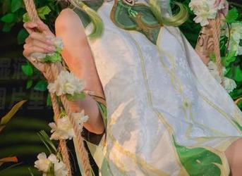Yiko湿润兔的浴室私拍：不一样的水花四溅，图片里藏着“见不得人”的小插曲。
