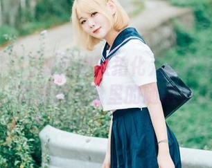 看Zia(지아)如何把旅拍化为缤纷写真合集，就像调色盘里的随意碰撞