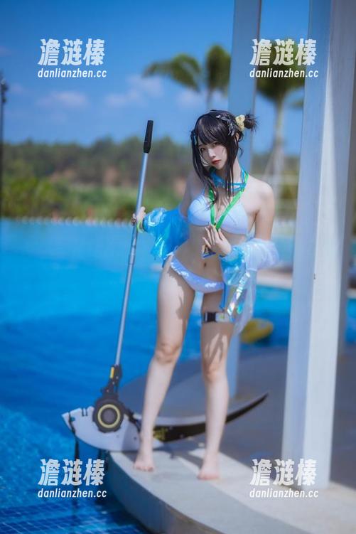 二佐Nisa 在二佐Nisa的海梦中,红内衣和cos竟然可以结合得如此巧妙!