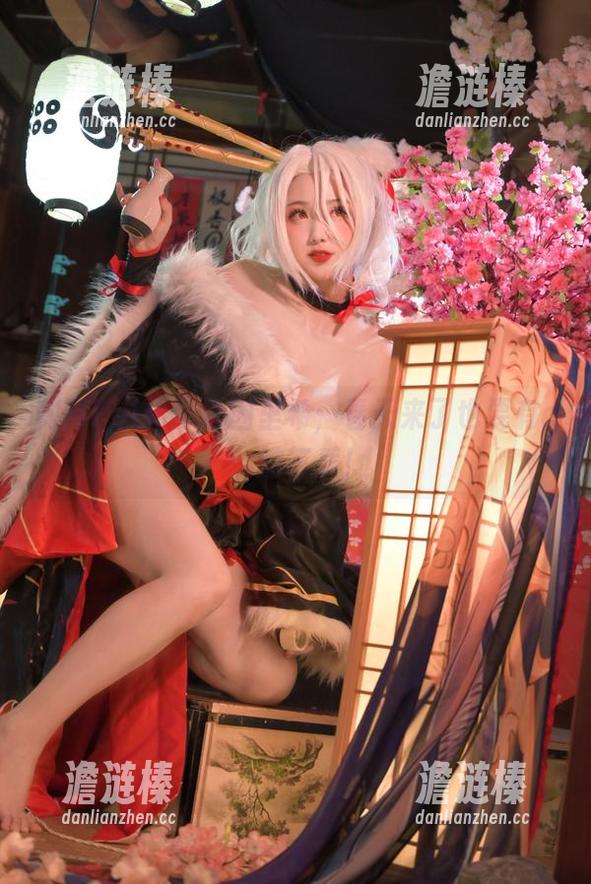 刺青Poi化身海因里希，春天来了也要有cos的气质！