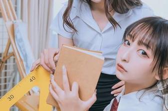 最新的美图，喵糖映画让OL制服裙再次撞脸！你这是在发什么呐？