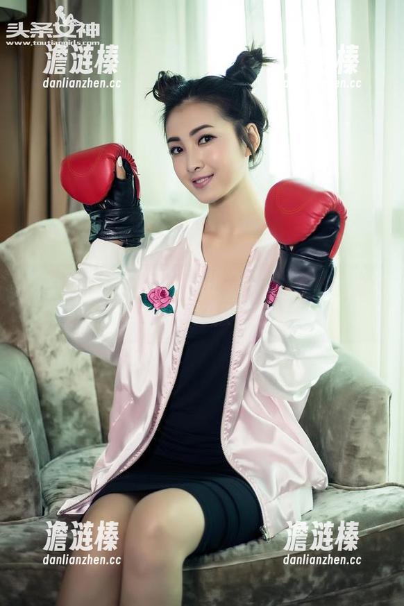 头条女神-松果儿 头条女神 - 松果儿不止是个博主,她的裤里丝美图图集,好像有点吸引我?