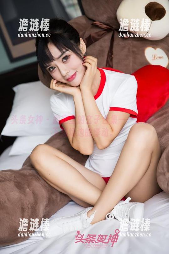 头条女神-玄子 头条女神 - 教室里的玄子合集——想象一下操场边的悸动。