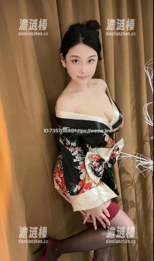 奶雯 微密圈 - 奶雯花裙秀,原图比我想象的要震撼,资源你要不要?