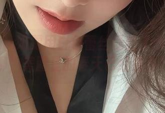 微密圈 – 奶雯用白色蕾丝拯救了今天的无聊，美图里的春天已经复苏！