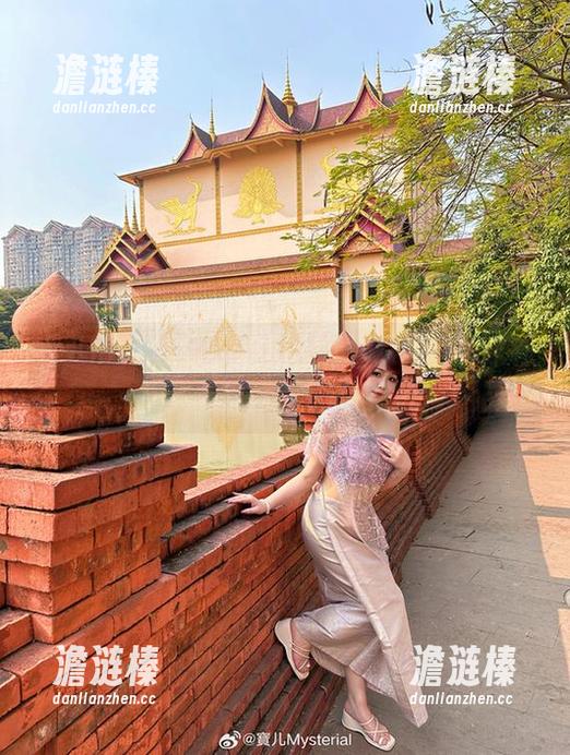 宝儿mysterial 宝儿mysterial的写真集,女孩们就这样静静地捉住了我的目光。