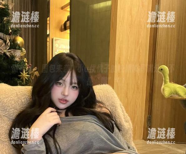 小u优优子 微密圈 - 图包来袭!小u优优子的校服瞬间满分,不是评分,是“服”气!