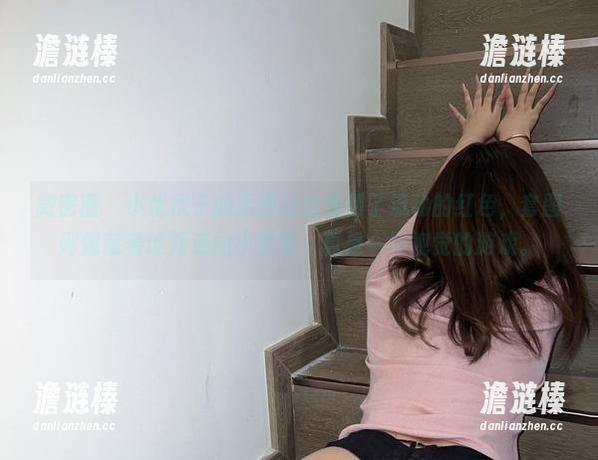 小优优子 微密圈 - 小优优子的原图让我想到了流动的红色,套图则像藏着谁知道的小惊喜,真是一场视觉的游戏。