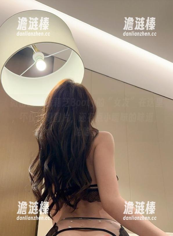 徐莉芝Booty 微密圈 - 徐莉芝Booty的“女友”在这里,不仅仅是图片,还有点小暧昧的味道,哈哈。