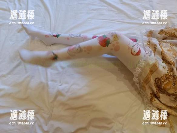 “想要个公主抱”在校服中的美图精选，让你惊掉下巴