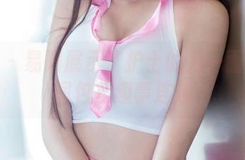 推女郎 – 易阳展示了护士的另一面:私房图包里趣事连连
