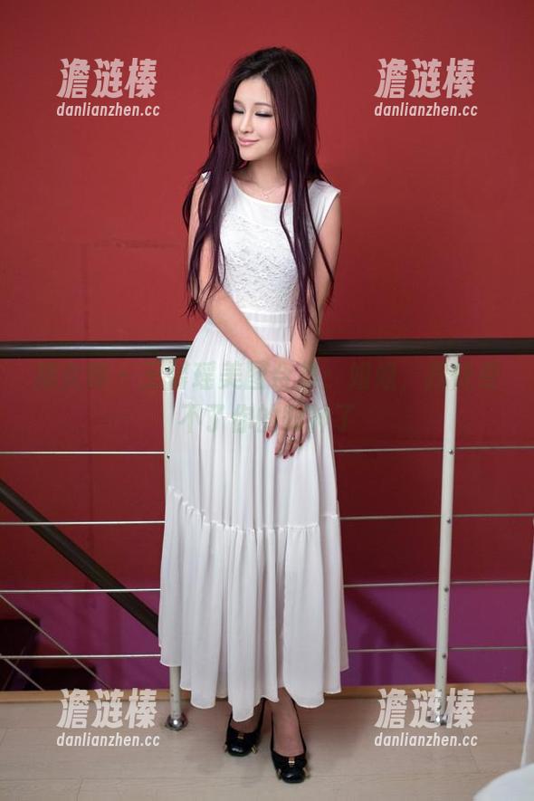 推女郎-王馨瑶 推女郎 - 王馨瑶美图合集:姐姐,我快受不了你的眼神了