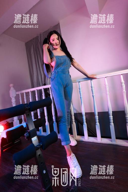 果团网-莫雅淇 果团网 - 莫雅淇:女神降临,资源那叫一个青睐!