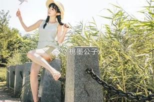 渐渐被桃墨公子内衣的图片吸引,作品却又让人忍不住想要细细揣摩。