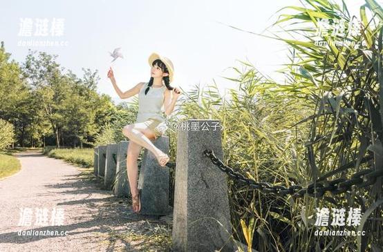 渐渐被桃墨公子内衣的图片吸引，作品却又让人忍不住想要细细揣摩。